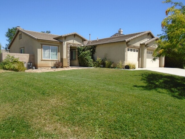 Primary Photo - Spacious One Story in West Palmdale with 1...