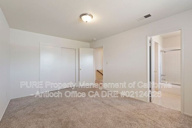 Building Photo - 908 Minaker Dr