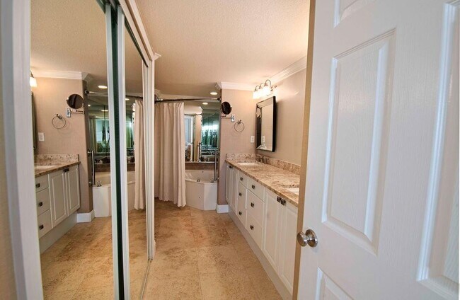 Building Photo - 157 Marine St