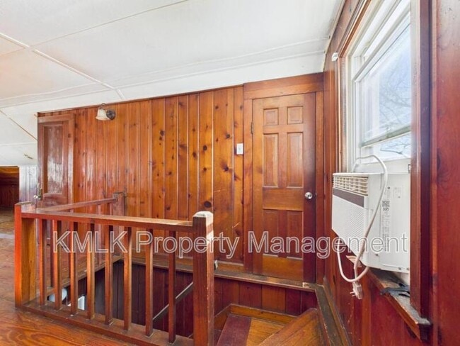 Building Photo - 871 Kennebec Ave