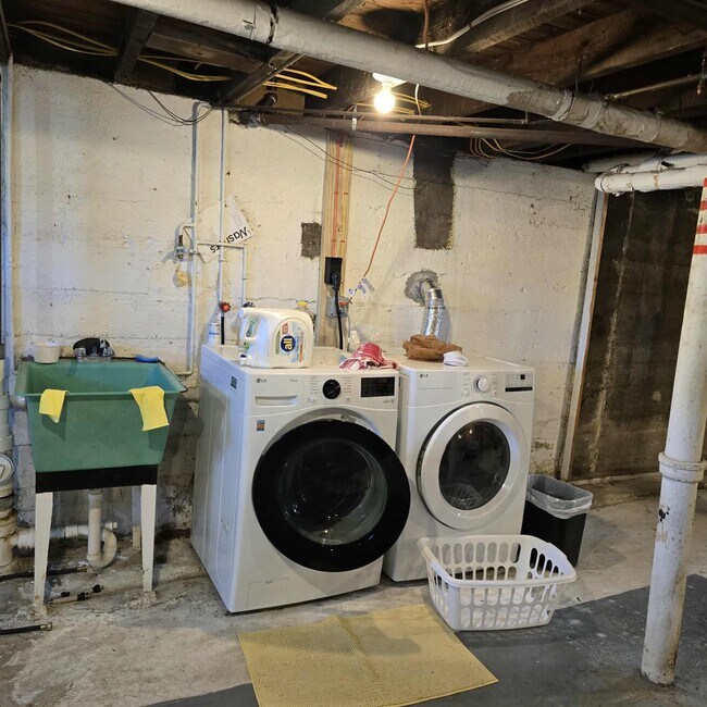 Building Photo - 67 Park St