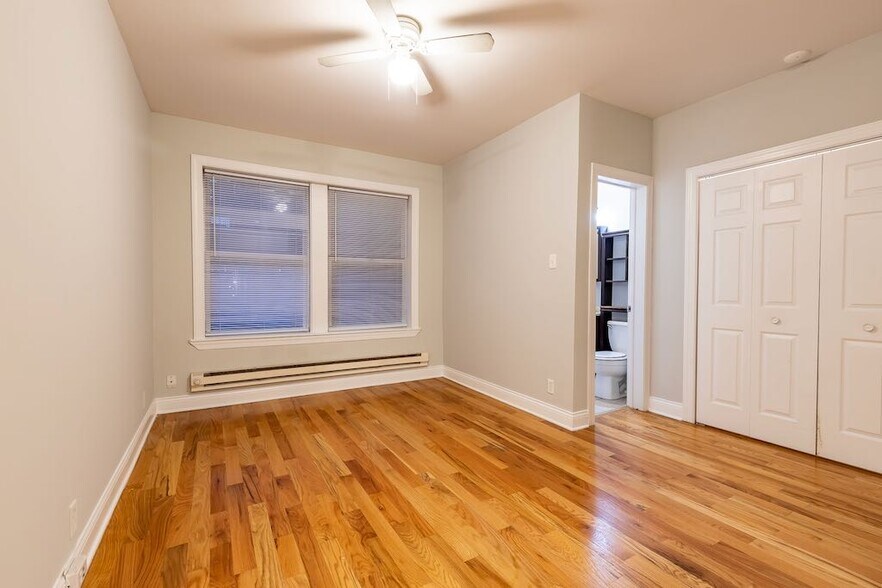 Building Photo - 516 W Melrose St