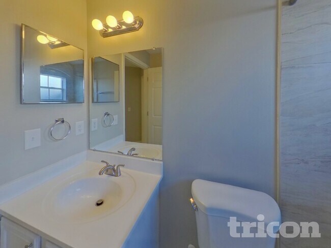 Building Photo - 831 Monroe Harbor Pl