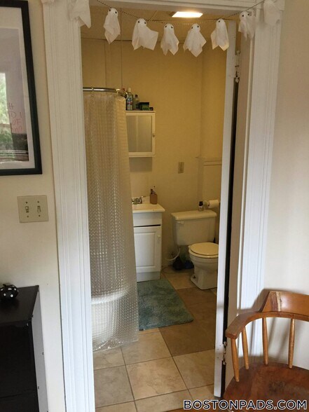 Building Photo - 6 Symphony Rd