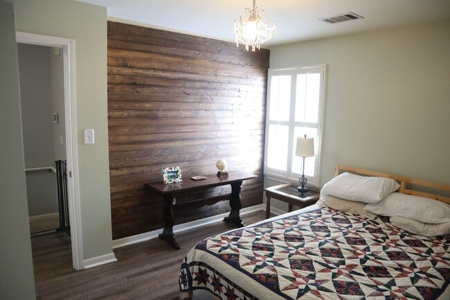 Building Photo - 4 Bed 2.5 Home in San Marcos, TX