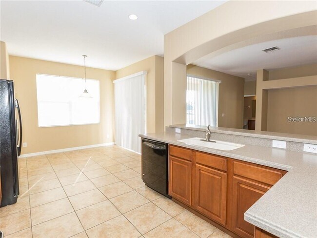 Building Photo - 173 Donner Dr