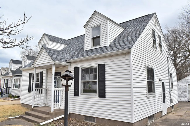 Building Photo - Check this Lovely 3-Bedroom Home!