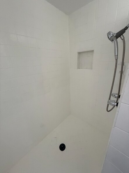 Building Photo - 4552 Alta Mesa Dr