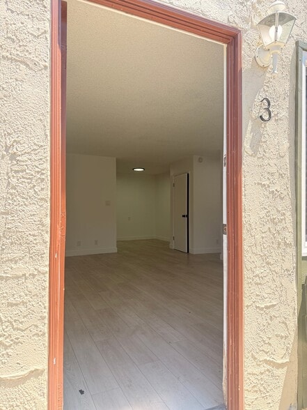 Building Photo - 5776 Rostrata Ave