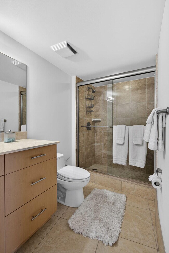 Building Photo - 3000 N Ocean Dr