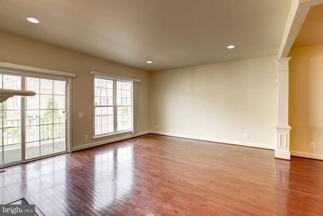 Building Photo - 14580 Crossfield Way