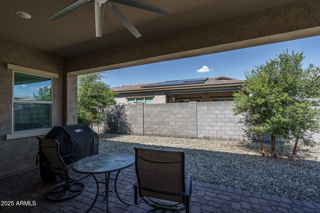 Building Photo - 14084 W Desert Flower Dr