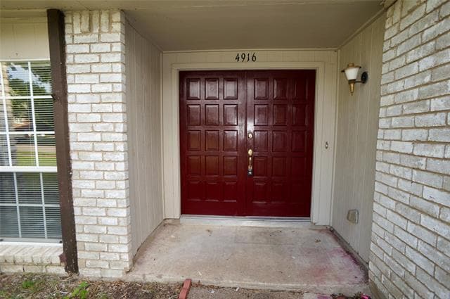 Building Photo - 4916 Crawford Dr