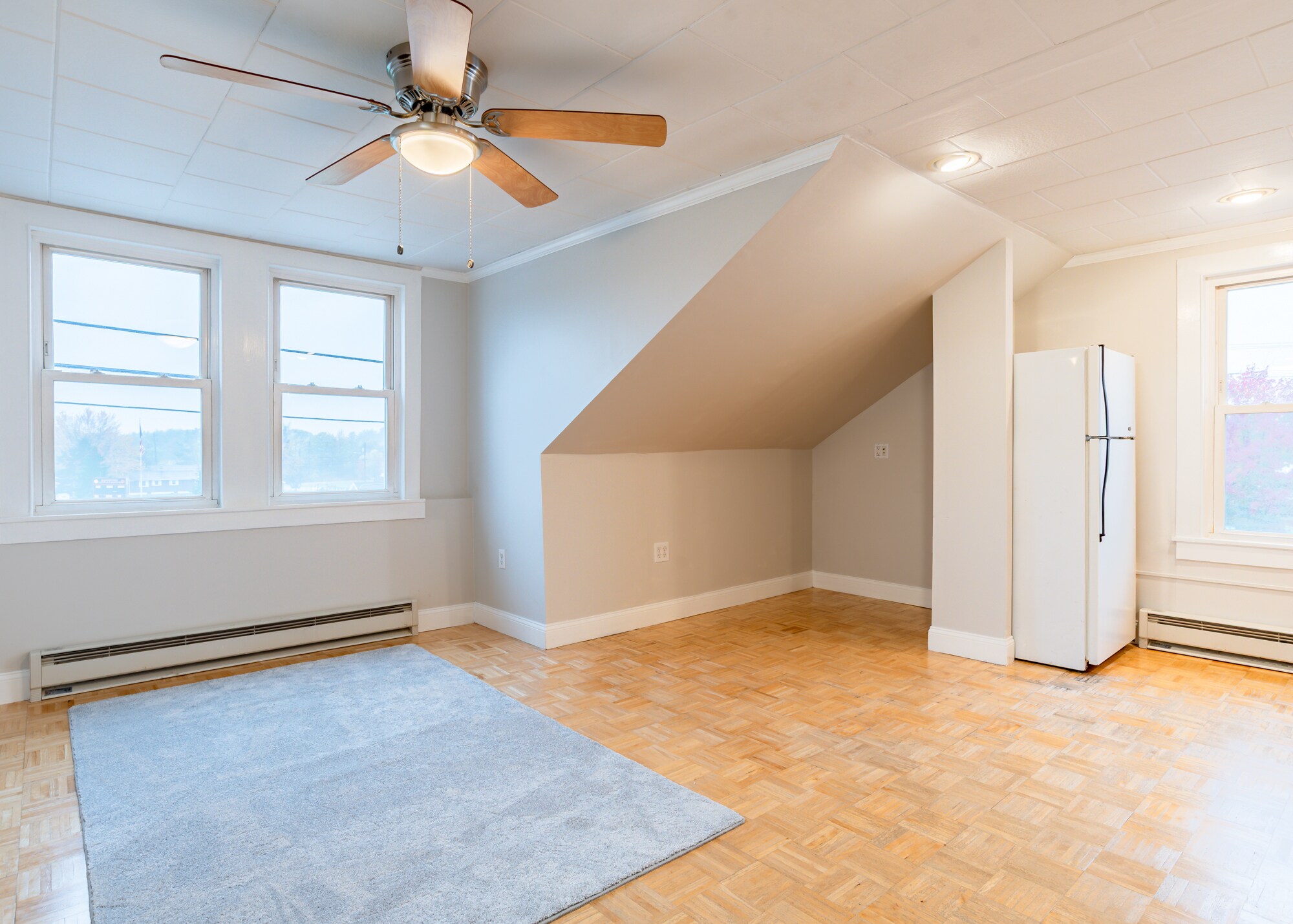 Living/dining - 107 May St