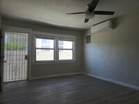 Building Photo - 211 W Ave 26