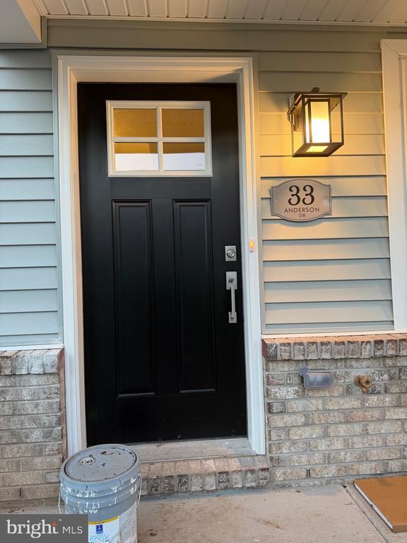 Building Photo - 33 Anderson Dr