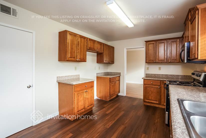 Building Photo - 2126 Mendocino Dr