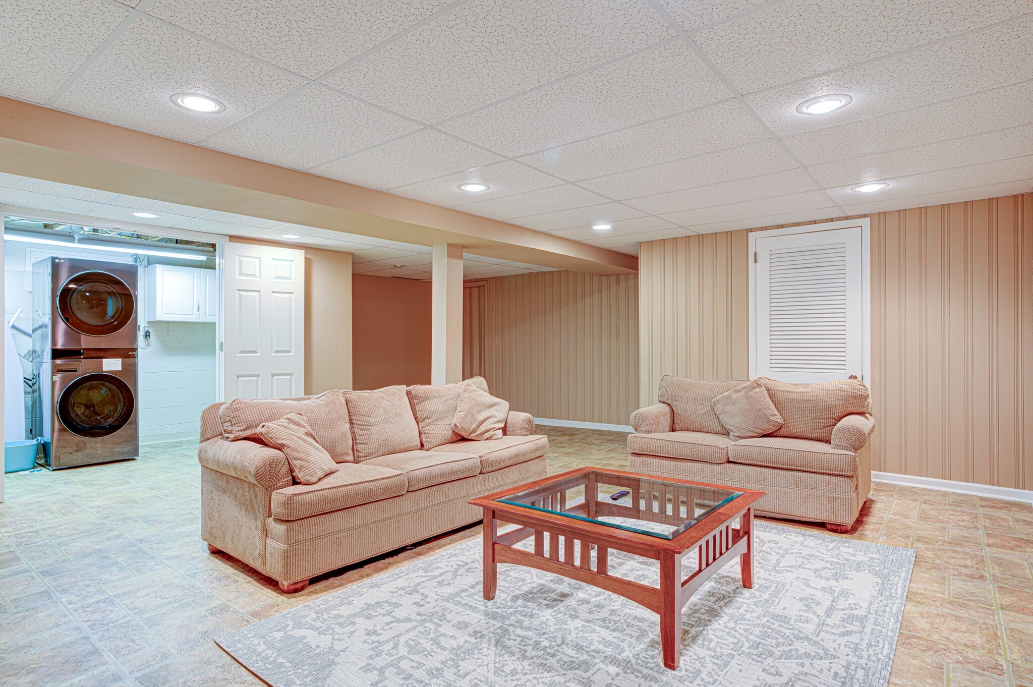 Building Photo - 7 Carol Ln