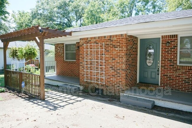 Building Photo - 5105 Lynnwood Ave