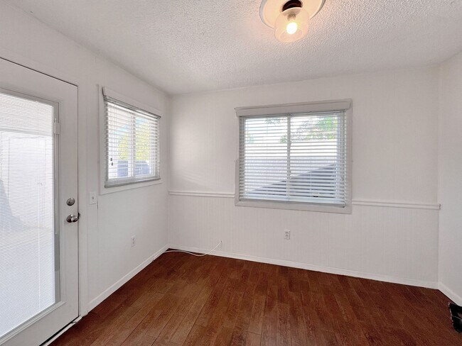 Building Photo - Two-Bedroom Home with Flex Room off Lake D...