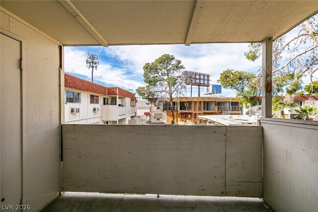 Building Photo - 5404 S Swenson St