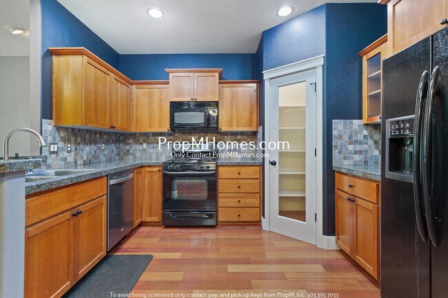 Building Photo - Cozy Two Bedroom Townhome in the Heart of ...