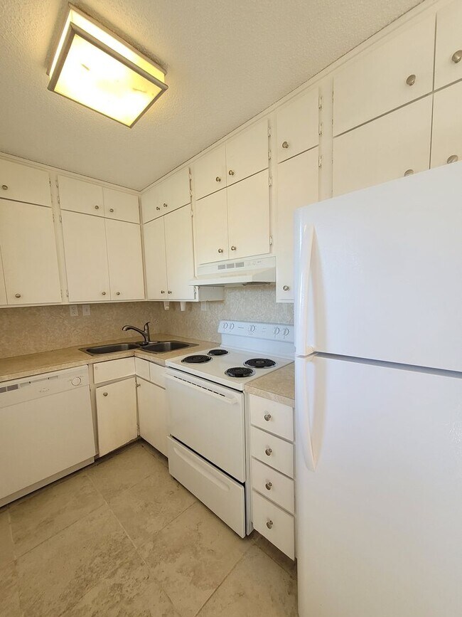 Building Photo - 331 Emory Dr