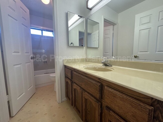 Building Photo - 284 Preakness Ln