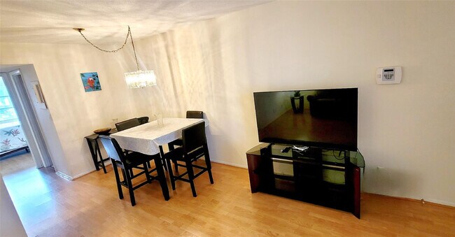 Building Photo - 2901 NW 47th Terrace