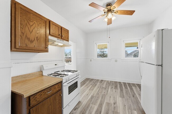 Building Photo - 33 North Blvd