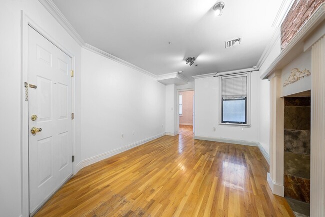 Building Photo - 306 2nd St