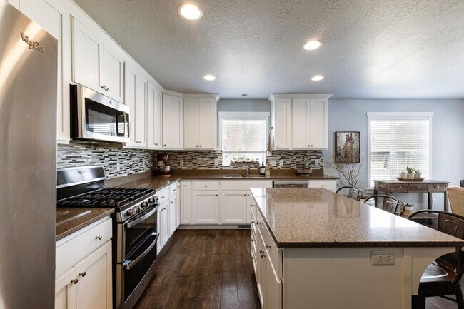 Building Photo - Aspen Pointe Heber Home