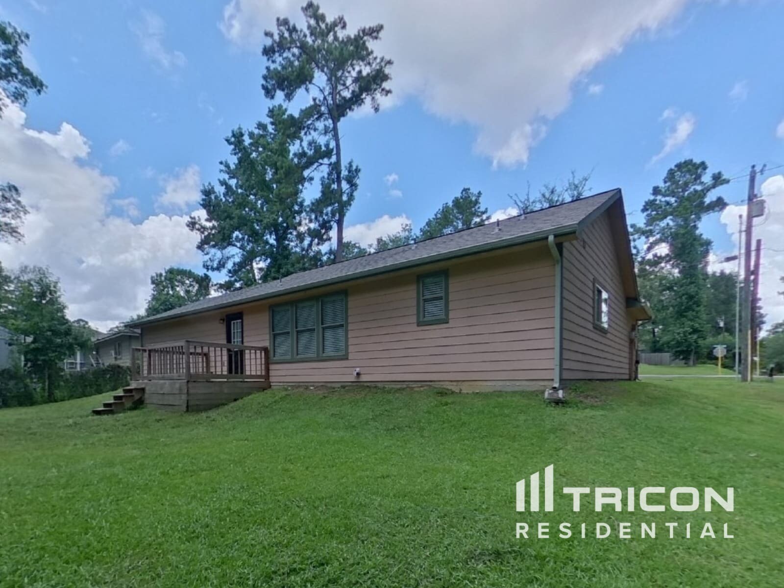 Building Photo - 10774 Royal York Dr