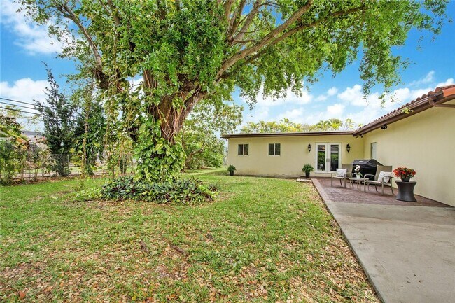 Building Photo - Beautiful home in quiet neighborhood