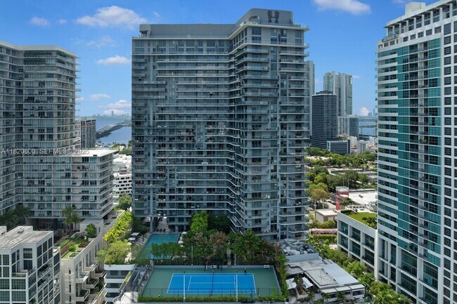 Building Photo - 121 NE 34th St