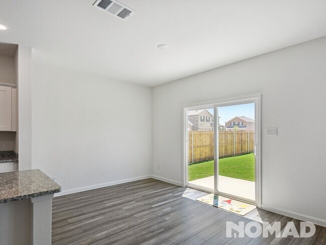 Building Photo - 4 Bedroom Single Family Home in Crowley