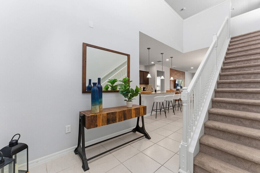 Building Photo - 8914 Zurich Ln