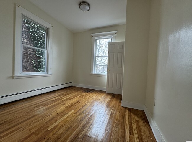 149 Wilkinson Ave 3L - 151 Wilkinson Ave