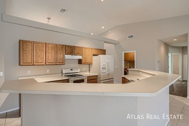 Building Photo - 8622 E Bullrider Pl