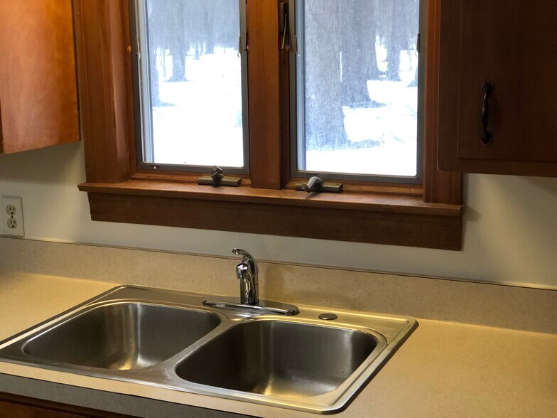 Kitchen SInk - 36287 Behm Dr