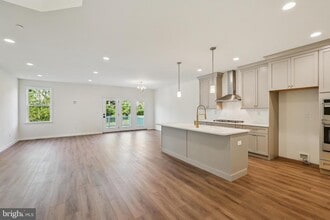 Building Photo - 36 Parry Wy