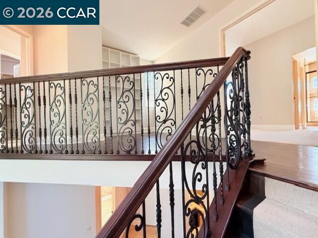 Building Photo - 6220 Lakeview Cir