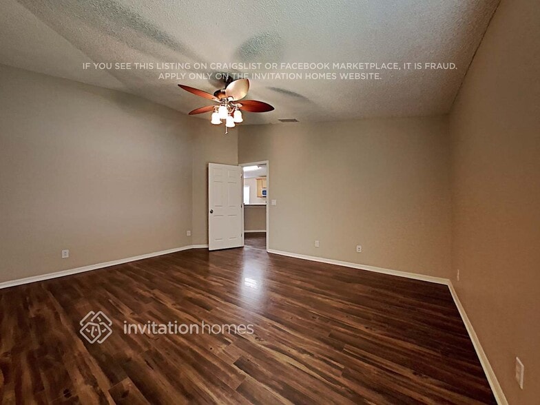 Building Photo - 4870 Manchester Dr