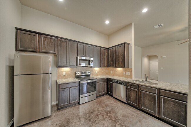 Building Photo - GORGEOUS 3 BEDROOM DUPLEX LOCATED IN BUDA, TEXAS!