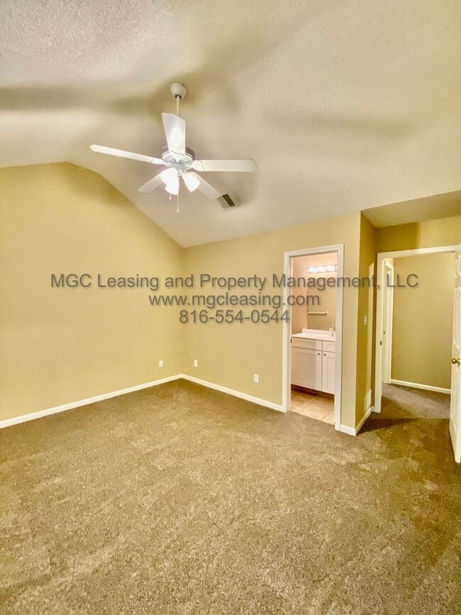 Building Photo - Whispering Winds Townhome in Lee's Summit MO