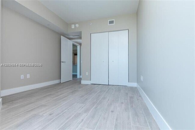 Building Photo - 501 NE 31st St