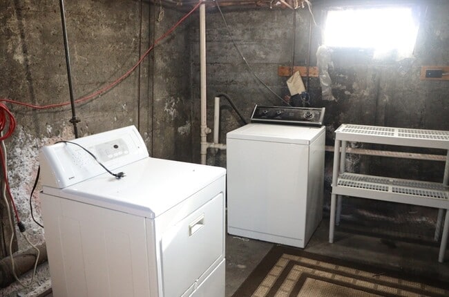 Building Photo - 40 Baker Ave