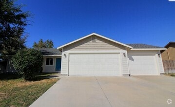 Building Photo - 3 bed, 2 bath Rambler w/ an Office in West...