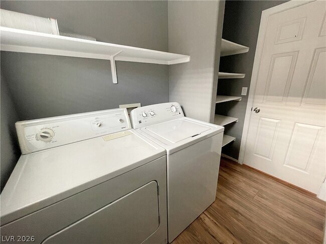 Building Photo - 2825 Woodland Park Ave