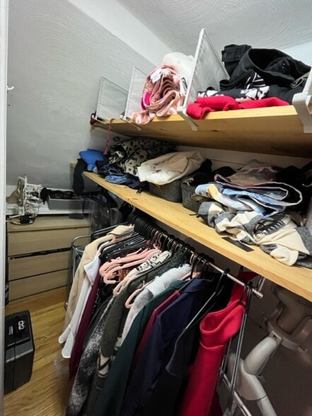 Building Photo - 144 Thorndike St